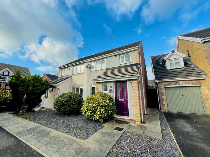 3 Bedroom Semi-Detached House To Rent In Clos Eiddiw, Cardiff, CF5