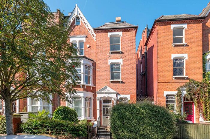 3 Bedroom Flat To Rent In Parliament Hill, Hampstead, London, NW3