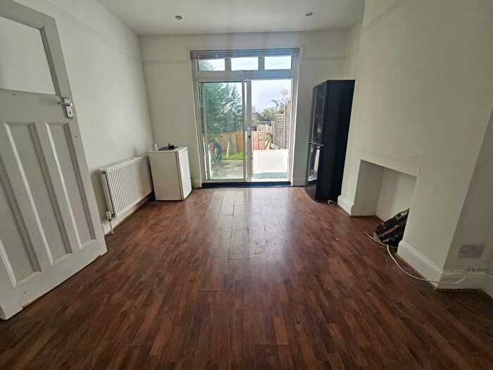 3 Bedroom Terraced House To Rent In Silverleigh Road, Thornton Heath, CR7