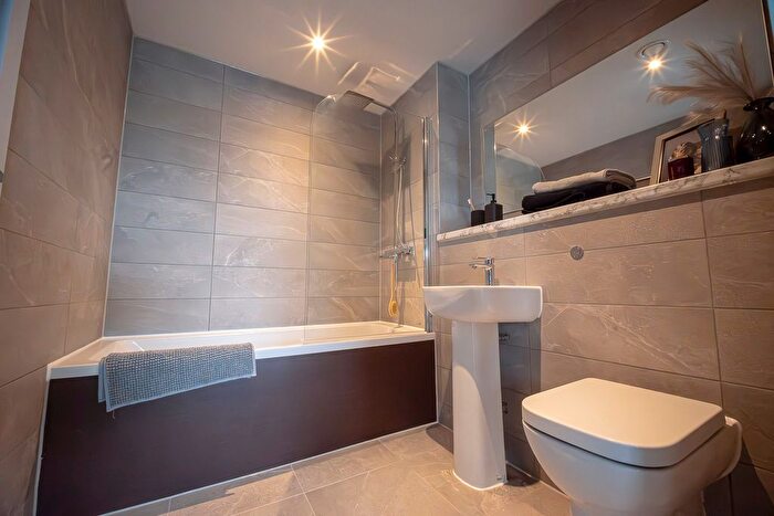 1 Bedroom Flat For Sale In Merchants Wharf, Manchester, M5