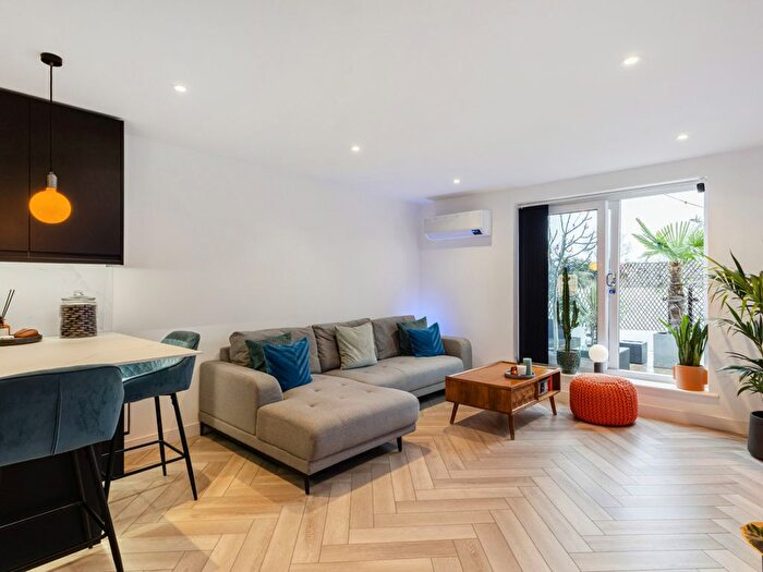 2 Bedroom Flat For Sale In Hatfield Road, St Albans, AL1