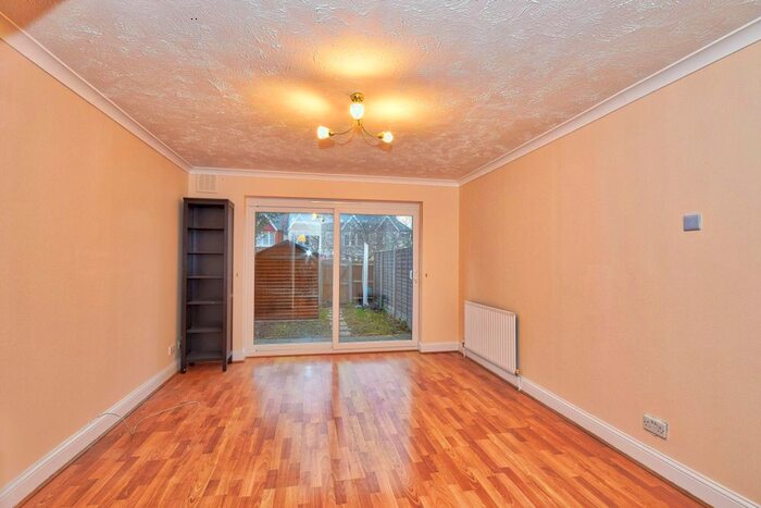 2 Bedroom Property To Rent In Rectory Lane, London, SW17
