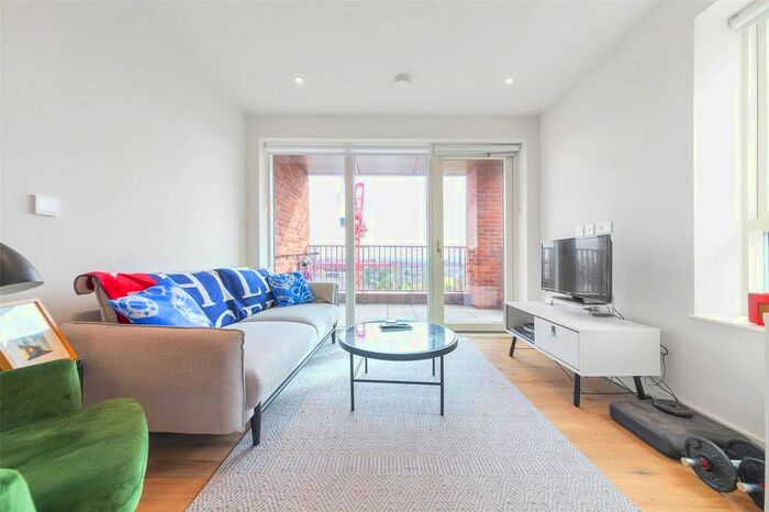 2 Bedroom Flat To Rent In Mary Neuner Road, London, N8