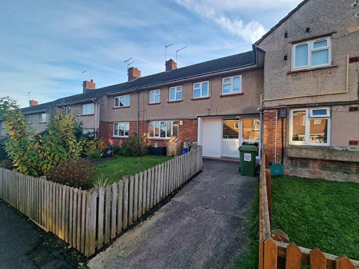 2 Bedroom Flat To Rent In Caernarvon Road, Keynsham, BS31