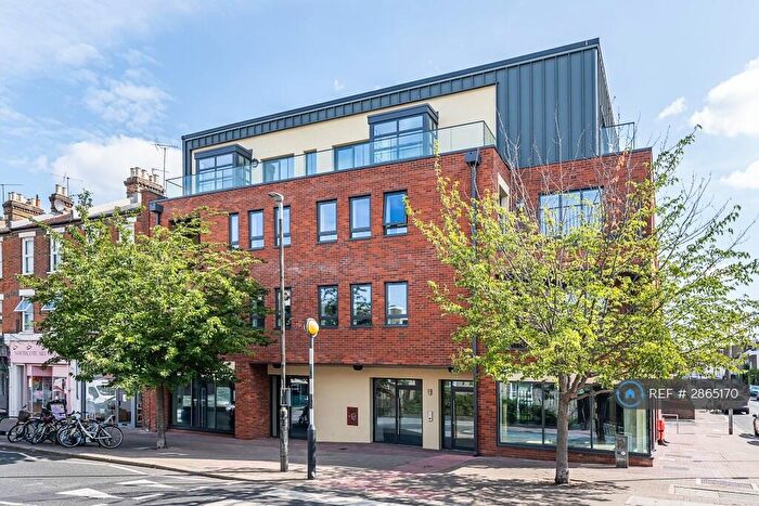 2 Bedroom Flat To Rent In Northcote Road, London, SW11