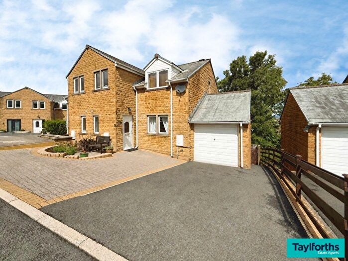 3 Bedroom Semi-Detached House For Sale In Malham View Close, Barnoldswick, BB18