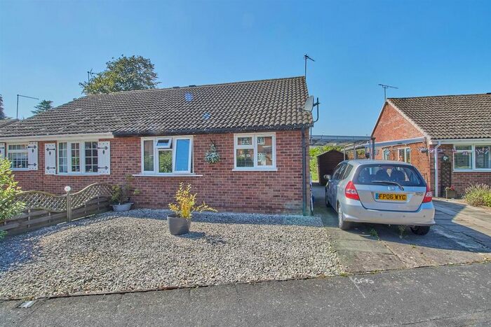 2 Bedroom Semi-Detached Bungalow To Rent In Sycamore Close, Burbage, Hinckley, LE10