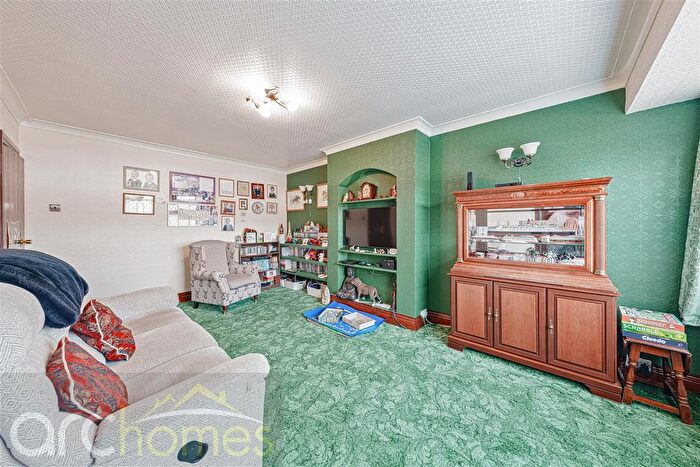 2 Bedroom Semi-Detached Bungalow For Sale In Cromer Drive, Atherton, Manchester, M46