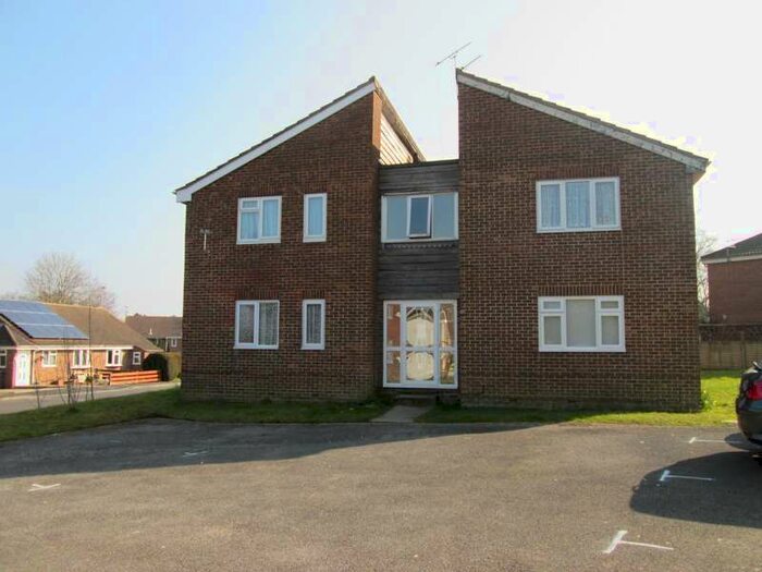 Apartment To Rent In Reedmace Close, Waterlooville, Hampshire, PO7