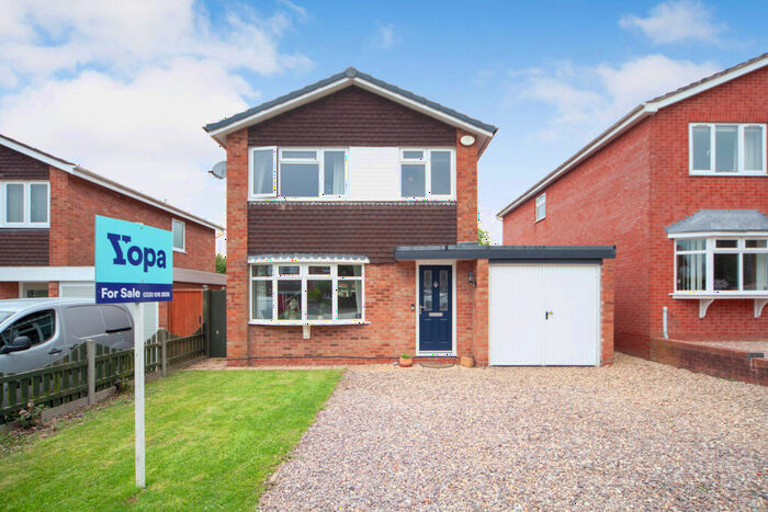 3 Bedroom Detached House For Sale In Clopton Road, Stratford-upon-avon, CV37