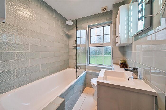 2 Bedroom Duplex For Sale In Fulthorp Road, London, SE3