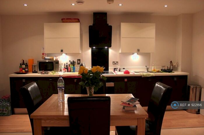 1 Bedroom Flat To Rent In St. Paul's Square, Birmingham, B3