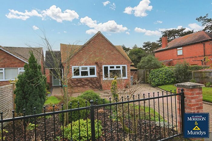 2 Bedroom Detached Bungalow For Sale In Swinderby Road, Collingham, Newark, NG23