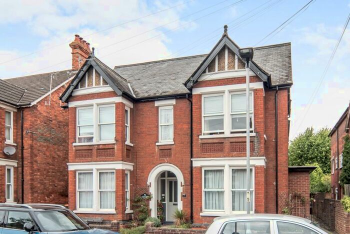 1 Bedroom Flat To Rent In Merton Road, Bedford, MK40