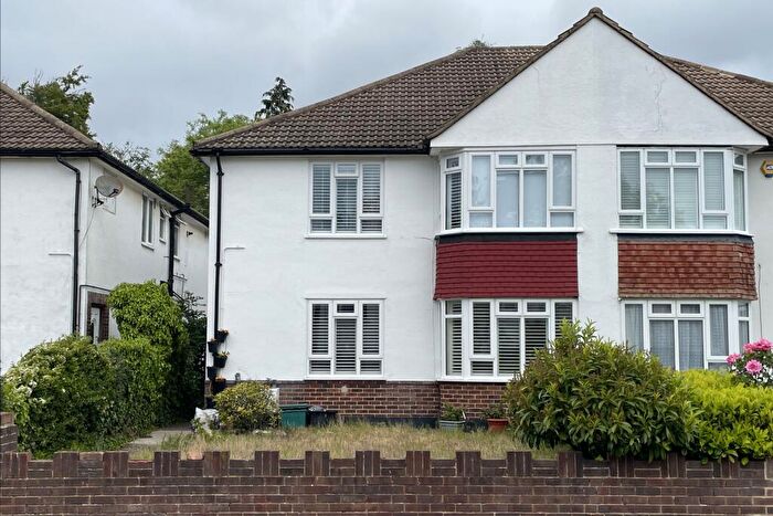 2 Bedroom Flat For Sale In Wanstead Close, Bromley, BR1