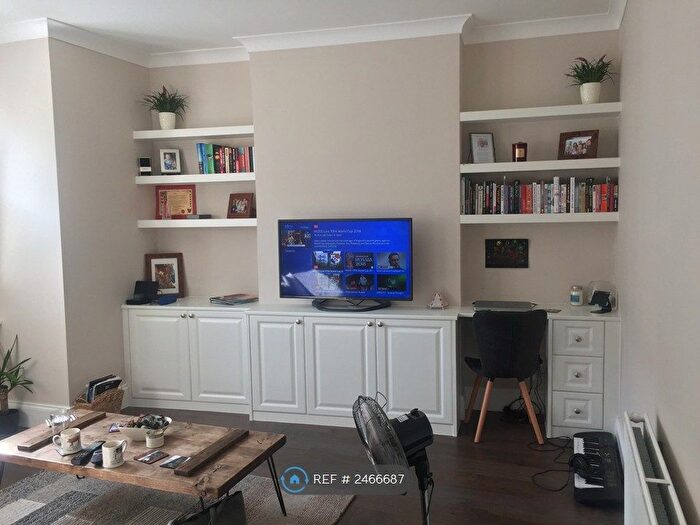 1 Bedroom Maisonette To Rent In Atheldene Road, London, SW18