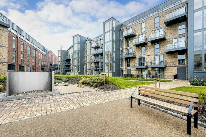 2 Bedroom Flat To Rent In Rookery Court, Leyton, E10