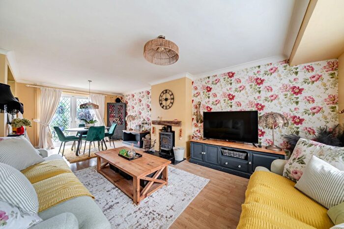 3 Bedroom Terraced House For Sale In Stane Street Close, Codmore Hill, RH20