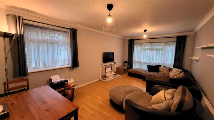 2 Bedroom Apartment To Rent In Wellington Road, Enfield, EN1
