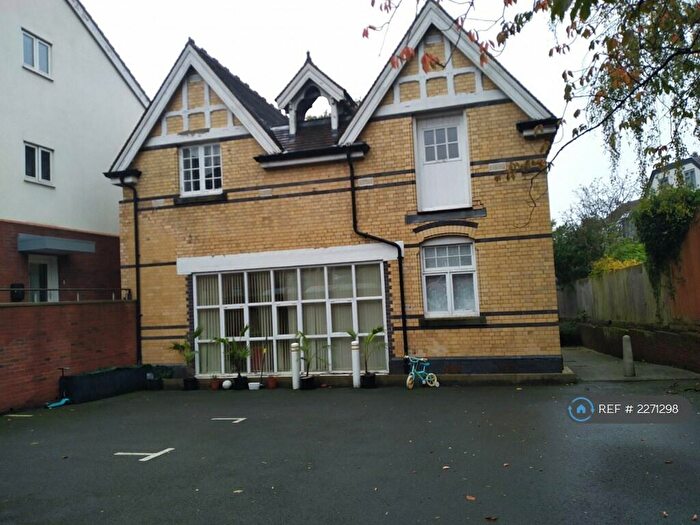3 Bedroom Flat To Rent In Moor Green Lane, Birmingham, B13