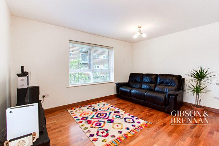 2 Bedroom Flat To Rent In Cherrydown East, Basildon, SS16