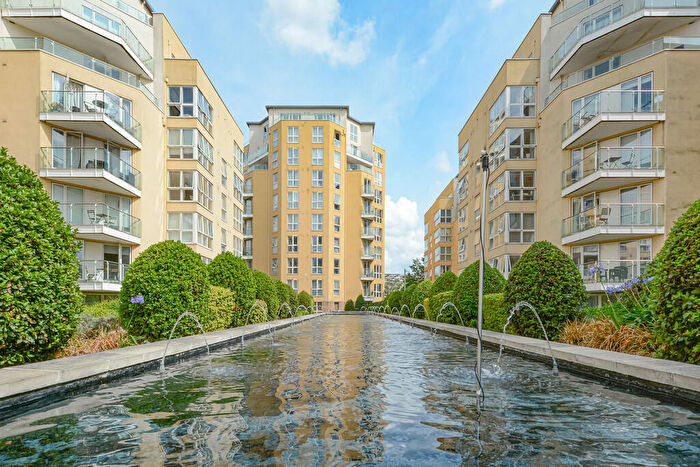 1 Bedroom Apartment For Sale In Water Gardens Square, Canada Water, SE16