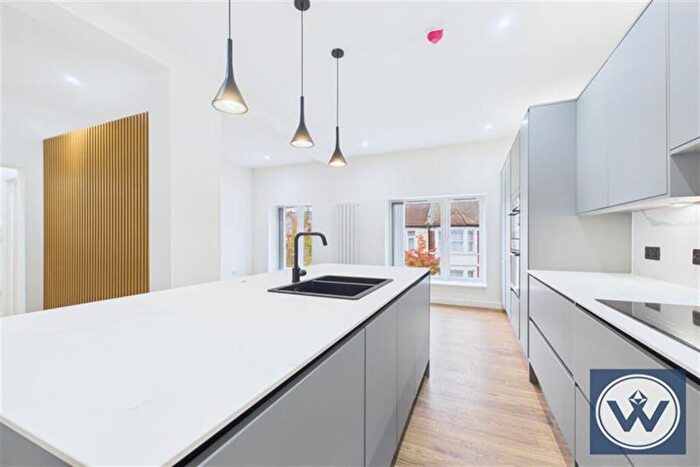 1 Bedroom Flat To Rent In Saville Road, E16