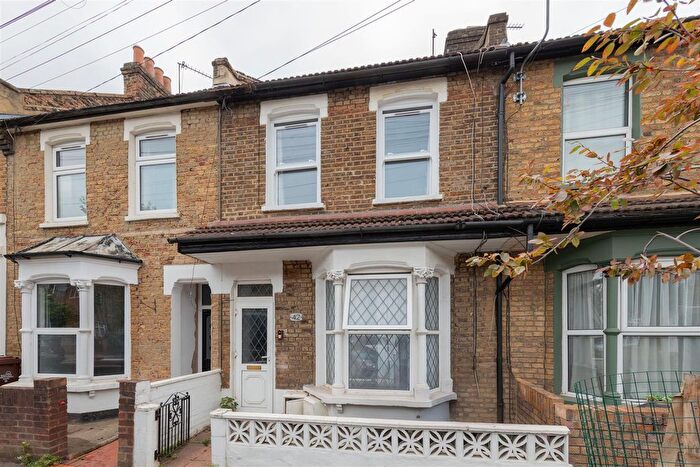 1 Bedroom Flat For Sale In Ashville Road, Leyton, E11