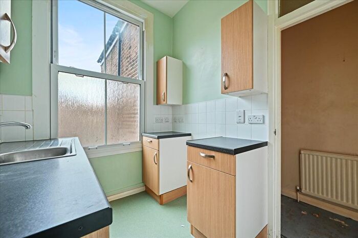 1 Bedroom Flat For Sale In Fernhead Road, London, W9