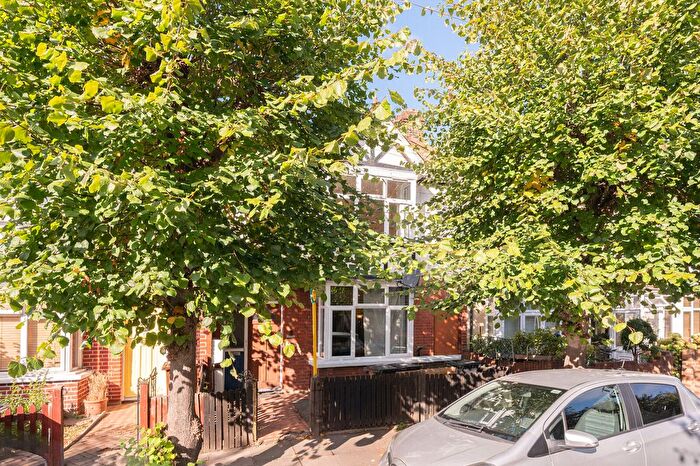 1 Bedroom Flat To Rent In Albert Road, Mitcham, CR4