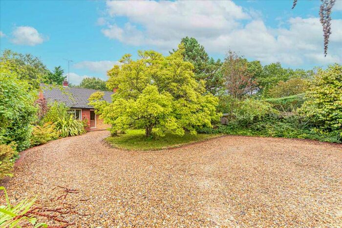 2 Bedroom Bungalow To Rent In Nine Mile Ride, Finchampstead, Finchampstead, Wokingham, RG40