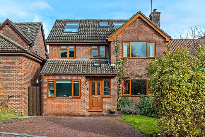 5 Bedroom Detached House For Sale In Wren Close, Winchester, SO22