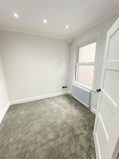 2 Bedroom Flat To Rent In Russell Road, London, E17