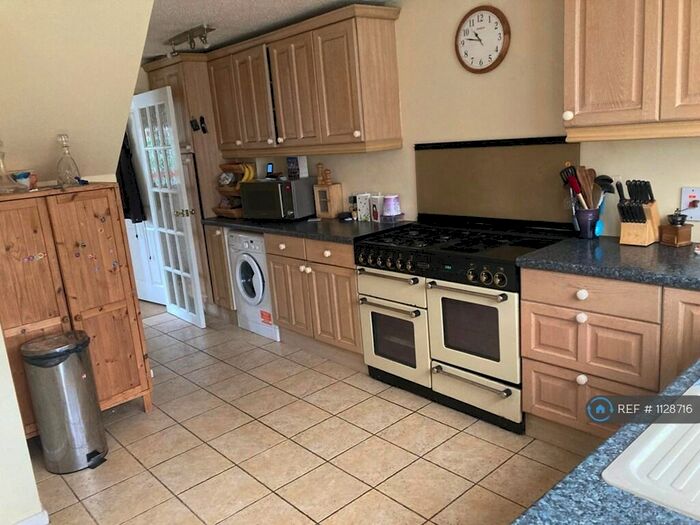 4 Bedroom Detached House To Rent In Locking Close, Melksham, SN12