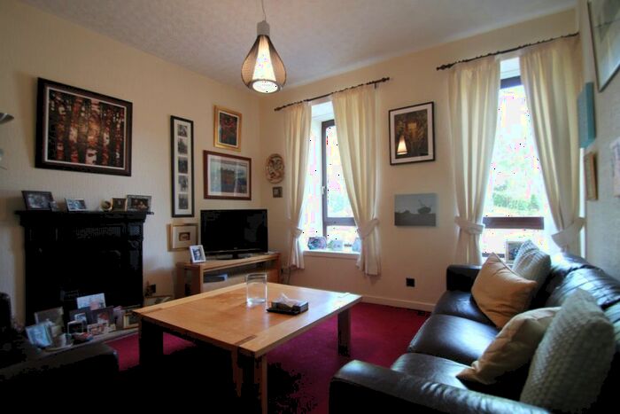 2 Bedroom Flat To Rent In Fleuchar Street, Dundee, DD2