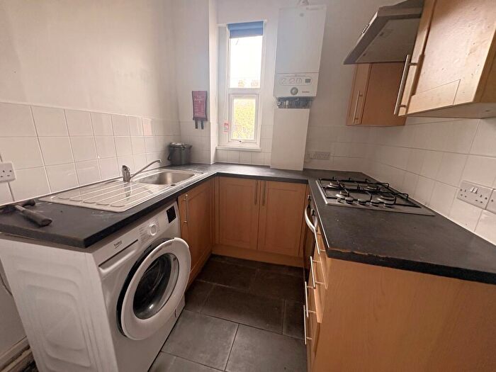 1 Bedroom Flat To Rent In Penylan Road, Roath, Cardiff, CF23