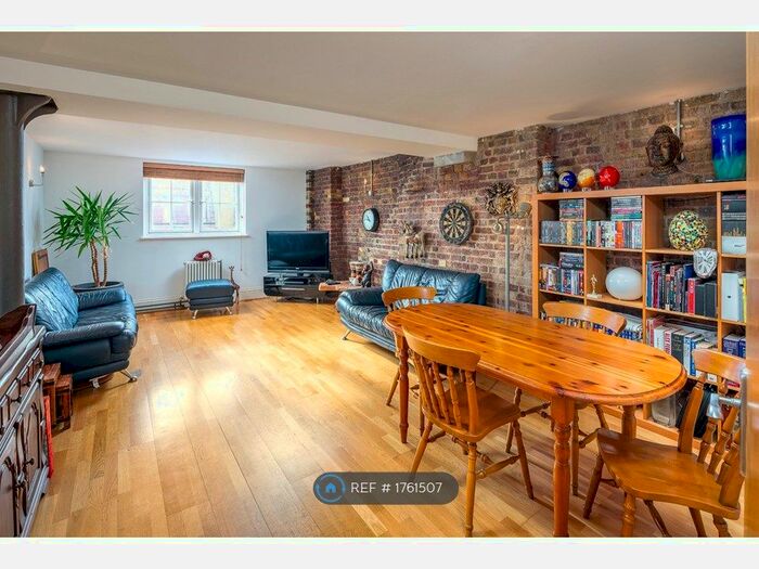 2 Bedroom Flat To Rent In Globe Wharf, London, SE16