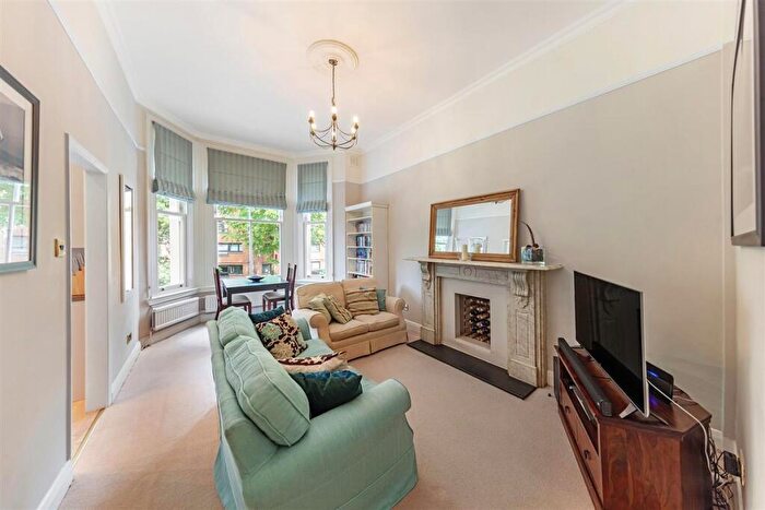 2 Bedroom Flat To Rent In Edith Grove, SW10