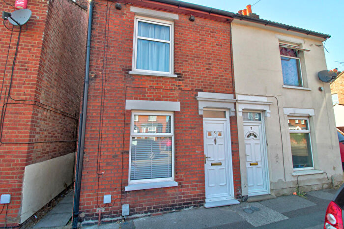 2 Bedroom Semi-Detached House For Sale In Wellesley Road, Ipswich, IP4
