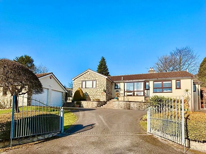 3 Bedroom Detached House For Sale In The Street, Farmborough, BA2