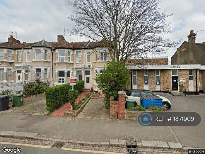 2 Bedroom Flat To Rent In Queens Road, London Ibb, E11