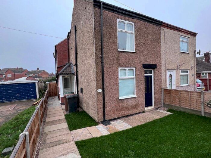 3 Bedroom Semi-Detached House To Rent In Hall Street, Church Gresley, DE11