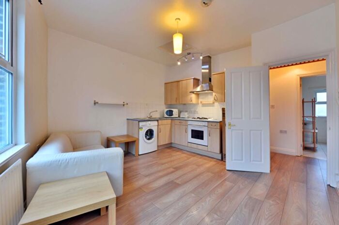 1 Bedroom Flat To Rent In Clarence Road, London, E5