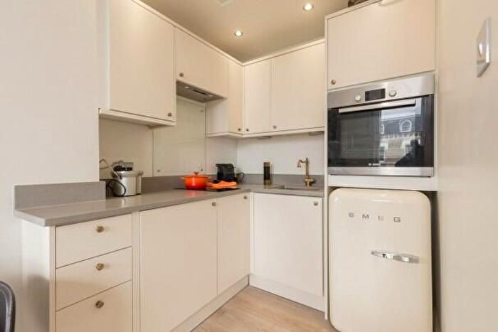 1 Bedroom Flat To Rent In Sinclair Road, London, W14