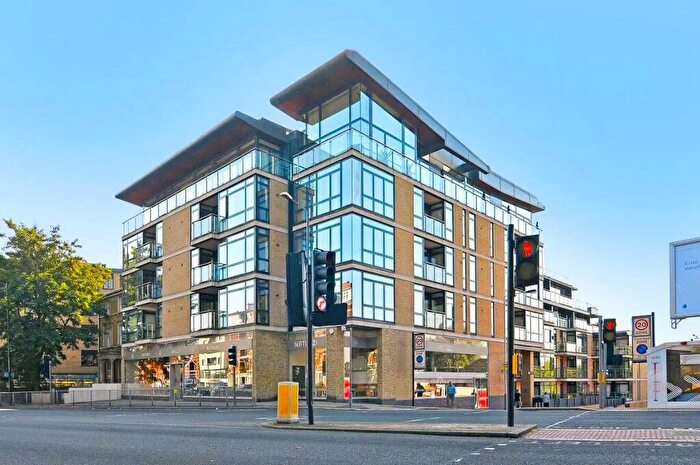 3 Bedroom Apartment To Rent In Lymington Road, West Hampstead, London, NW6
