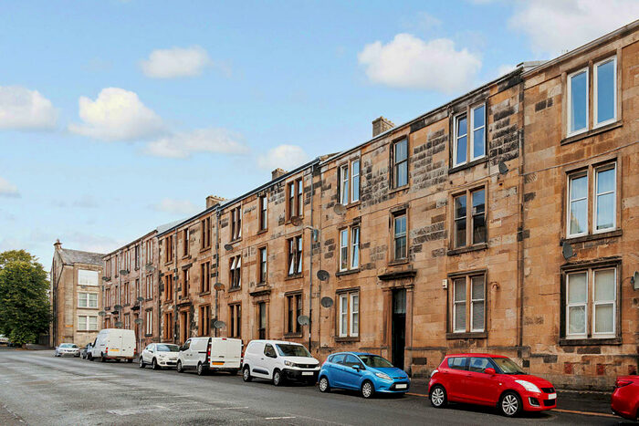 2 Bedroom Flat To Rent In South Street, Greenock, PA16