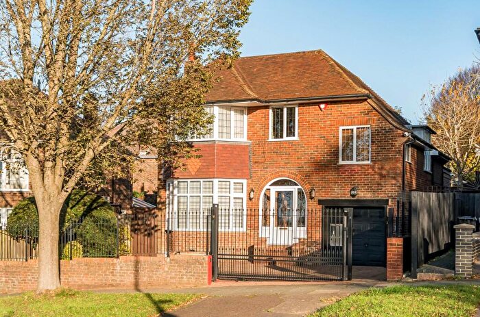 5 Bedroom Detached House For Sale In Shirley Drive, Hove, BN3