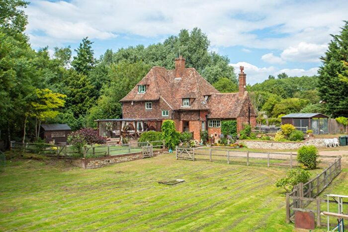 4 Bedroom Detached House For Sale In Watery Lane, Westwell, Ashford, Kent, TN25
