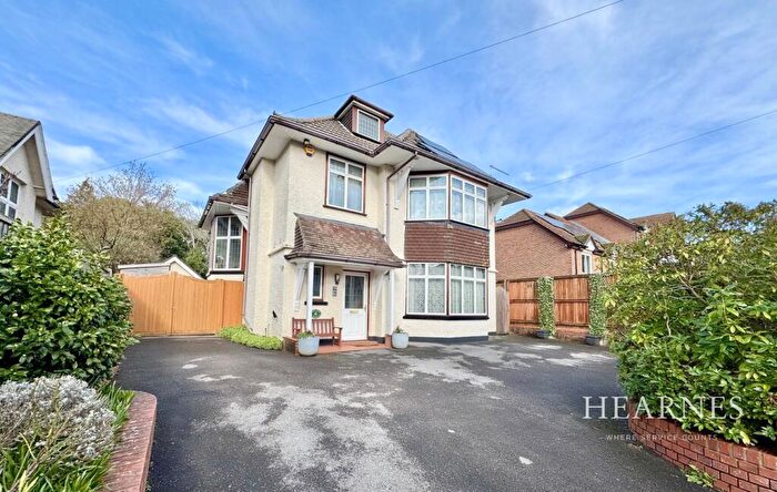 6 Bedroom Detached House For Sale In St Albans Avenue, Bournemouth, BH8