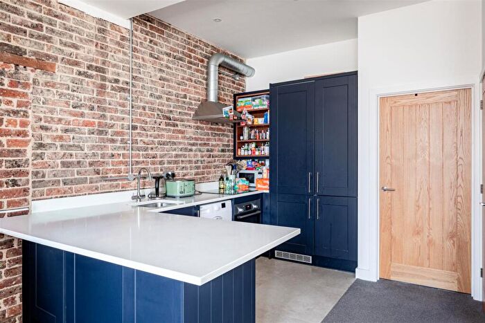 1 Bedroom Flat For Sale In Boltro Road, Haywards Heath, RH16